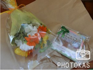 先生へのプレゼントはお花とフォトブック_写真整理のPHOTOKAS