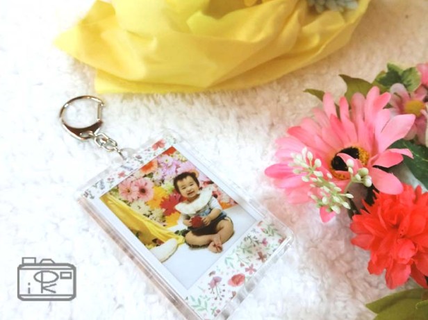 チェキキーホルダーアルバムカフェ_おすわりフォトブース写真で♪おひるねアートTORIbabyと共に08_写真整理アドバイザーPHOTOKASフォトカス